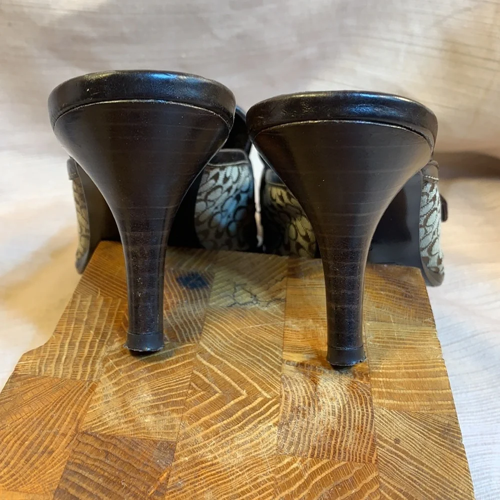 Coach kitty heel